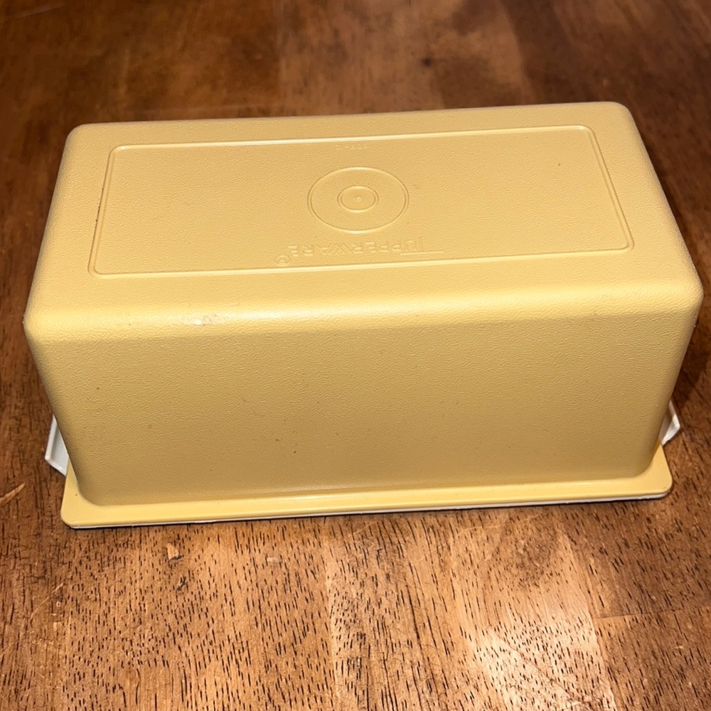 Tupperware Vintage 1# Butter Dish 639-11 Harvest Gold